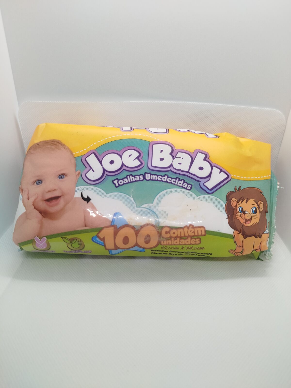 Lenços umedecidos com 100